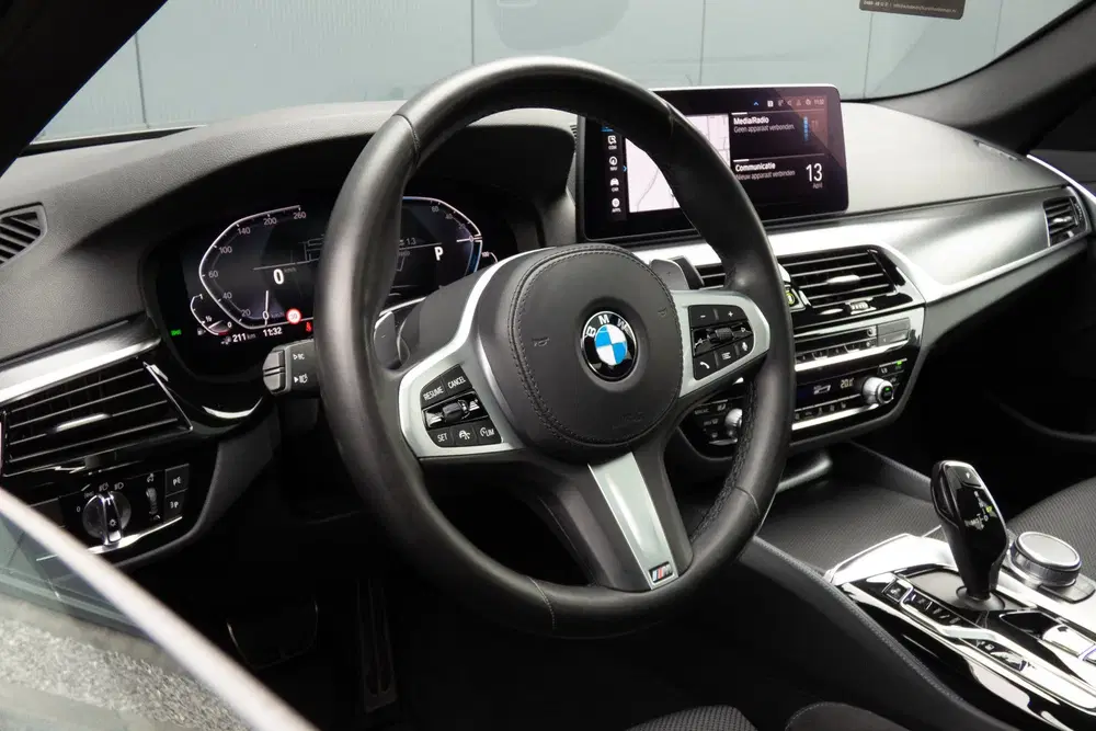BMW 5-serie 530e Business Edition Plus M-PERFORMANCE uit 2021, foto 5