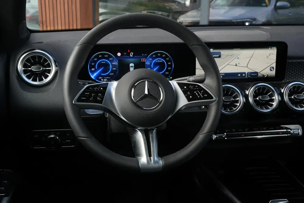 Mercedes-Benz EQB 250+ Business Solution 71 kWh uit 2025, foto 8