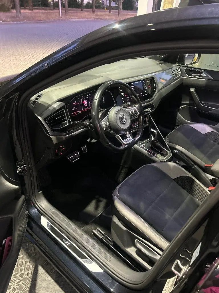 Volkswagen Polo 2.0 TSI 200pk 6-DSG 2020 Zwart uit 2020, foto 3