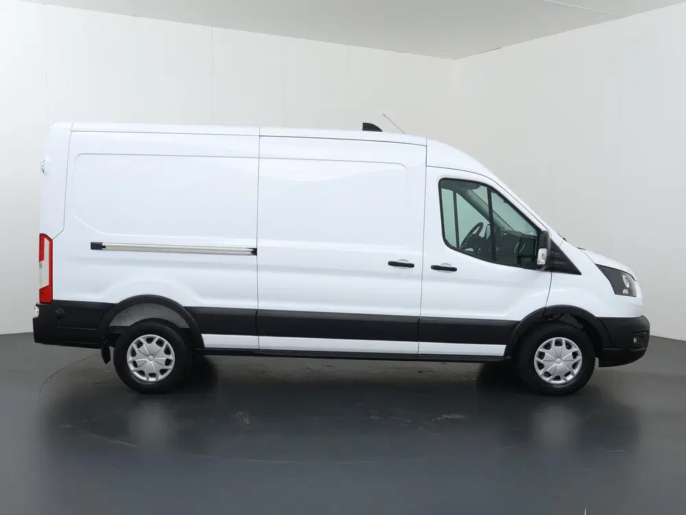 Ford Transit 350 uit 2024, foto 6