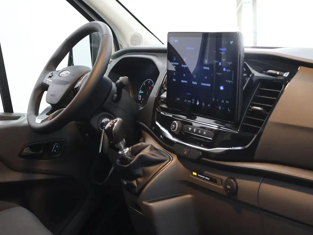 Ford Transit 350 uit 2024, foto 9
