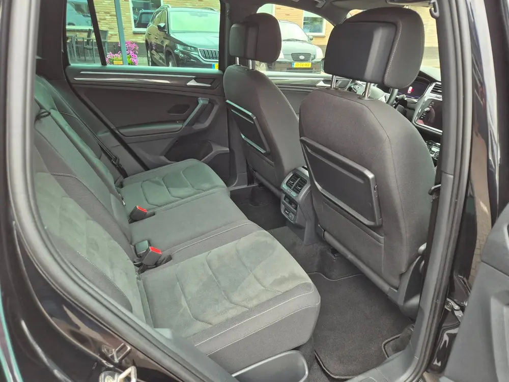Volkswagen Tiguan 1.5 TSI ACT Highline Business R uit 2020, foto 17
