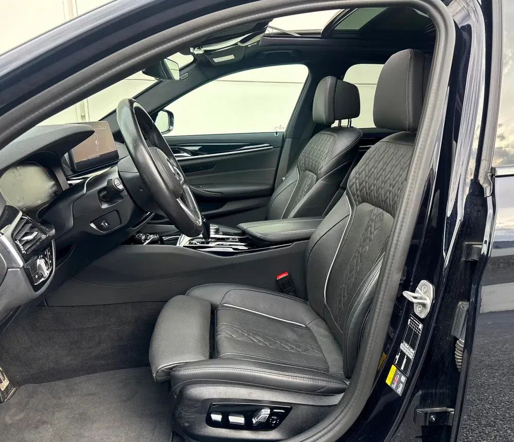 BMW 5-serie 530e M-Sport Org NL Pano Keyless Stoelve uit 2022, foto 13
