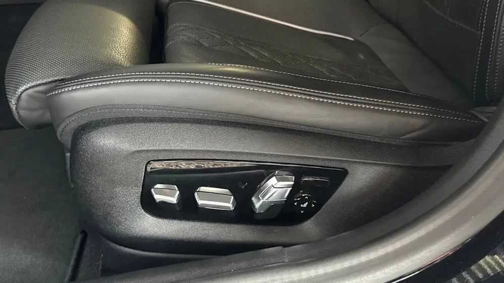BMW 5-serie 530e M-Sport Org NL Pano Keyless Stoelve uit 2022, foto 14