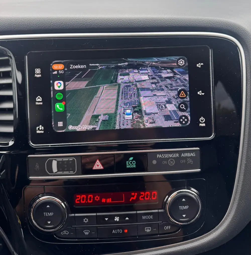 Mitsubishi Outlander 2.4 PHEV INTENSE+ 4WD + LEDER EXCLUSIVE uit 2019, foto 13