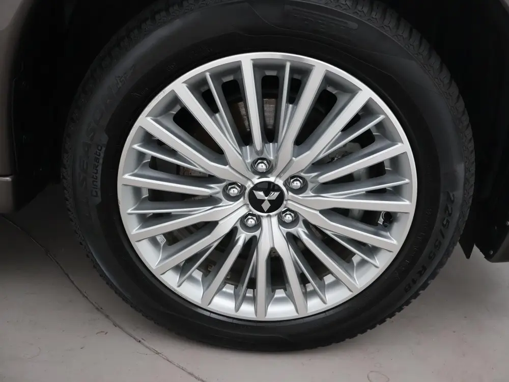 Mitsubishi Outlander 2.4 PHEV INTENSE+ 4WD + LEDER EXCLUSIVE uit 2019, foto 15