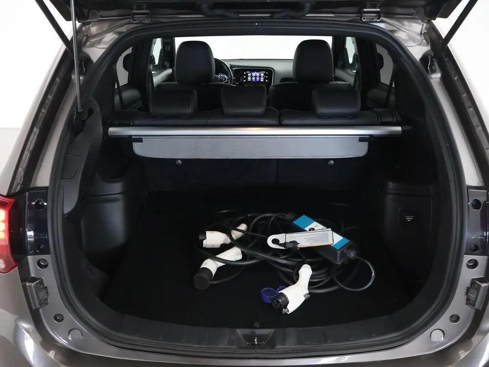 Mitsubishi Outlander 2.4 PHEV INTENSE+ 4WD + LEDER EXCLUSIVE uit 2019, foto 18