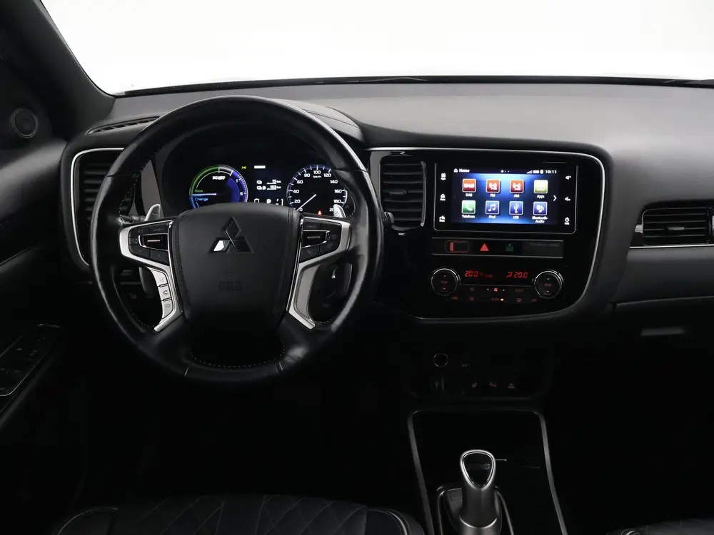 Mitsubishi Outlander 2.4 PHEV INTENSE+ 4WD + LEDER EXCLUSIVE uit 2019, foto 3