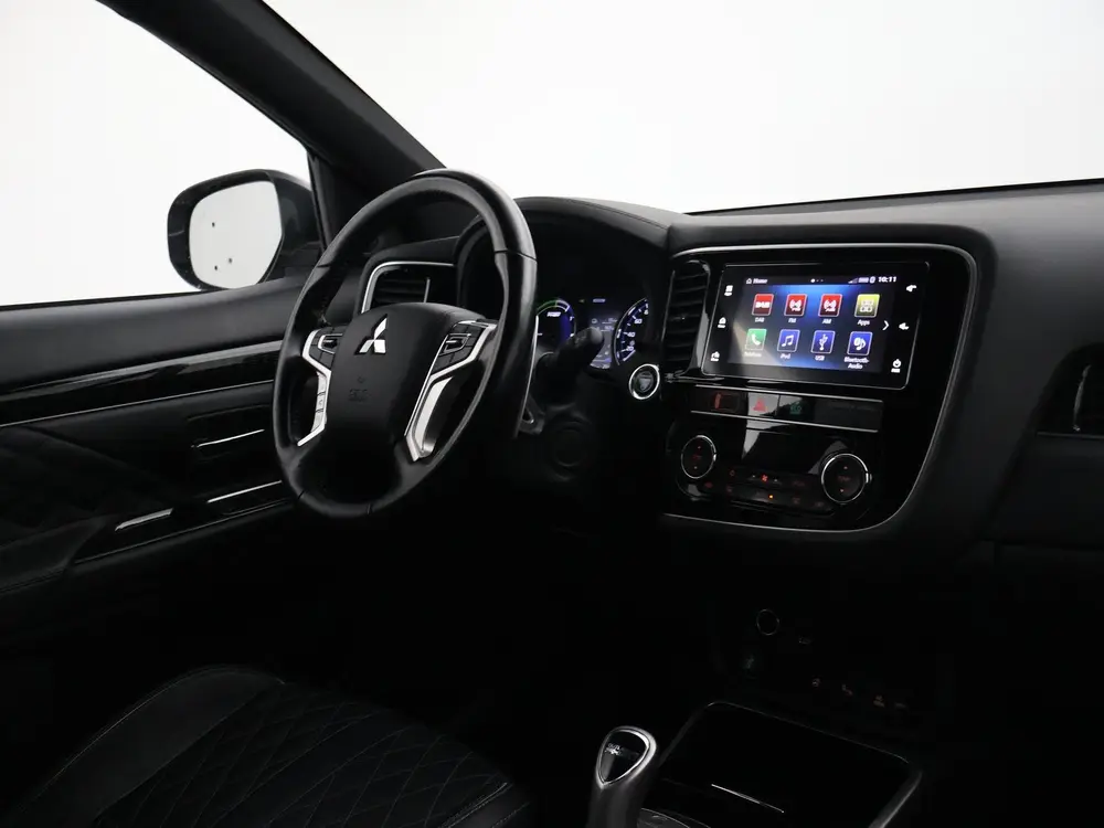 Mitsubishi Outlander 2.4 PHEV INTENSE+ 4WD + LEDER EXCLUSIVE uit 2019, foto 4