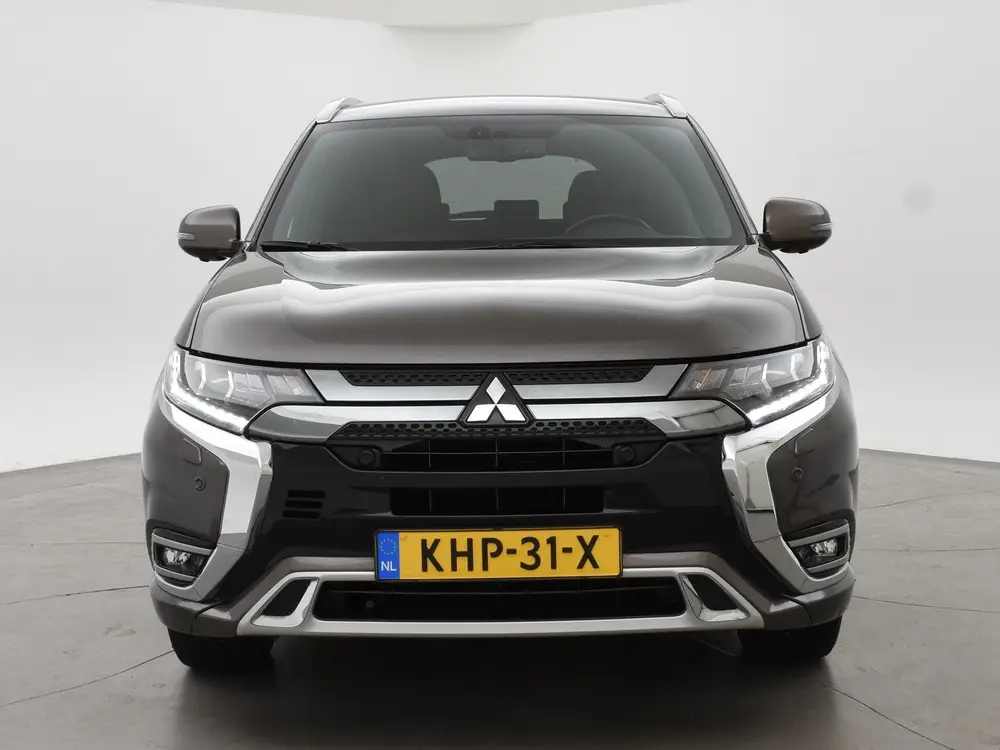 Mitsubishi Outlander 2.4 PHEV INTENSE+ 4WD + LEDER EXCLUSIVE uit 2019, foto 6