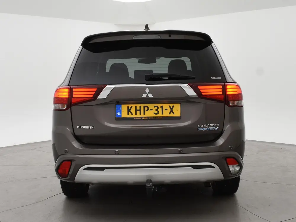 Mitsubishi Outlander 2.4 PHEV INTENSE+ 4WD + LEDER EXCLUSIVE uit 2019, foto 7