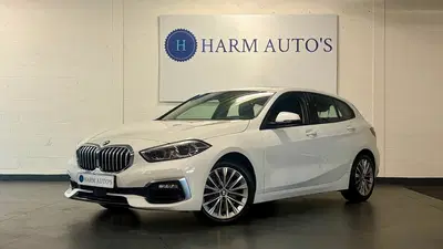 BMW 1-serie 118i Luxury Line 140pk Automaat uit 2020