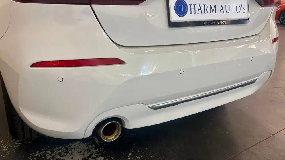 BMW 1-serie 118i Luxury Line 140pk Automaat uit 2020, foto 17