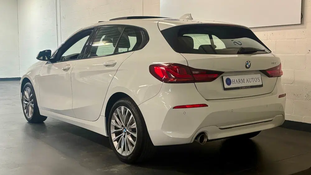 BMW 1-serie 118i Luxury Line 140pk Automaat uit 2020, foto 4