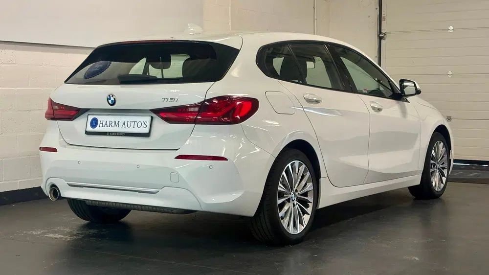 BMW 1-serie 118i Luxury Line 140pk Automaat uit 2020, foto 9