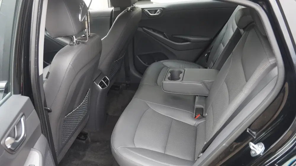 Hyundai IONIQ 1.6 GDi Hybrid Premium Plus uit 2020, foto 12