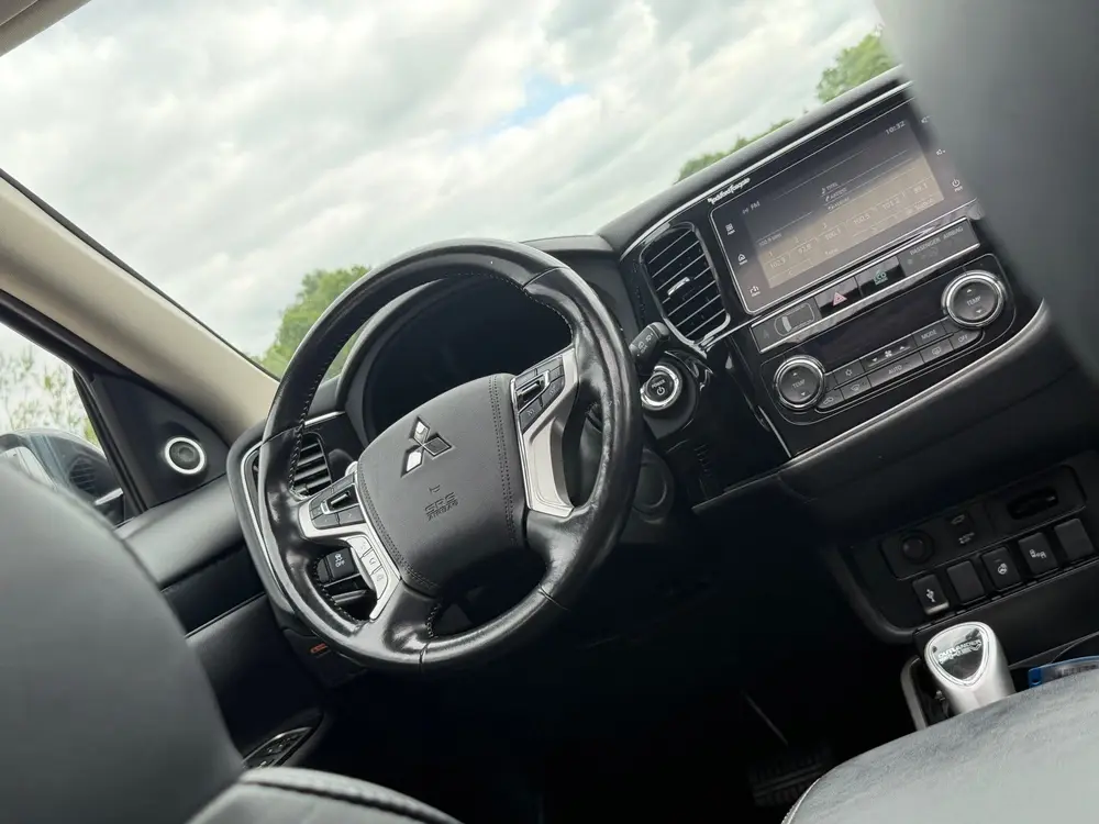 Mitsubishi Outlander 2.4 PHEV Intense Plus - Black Pearl - S uit 2019, foto 10