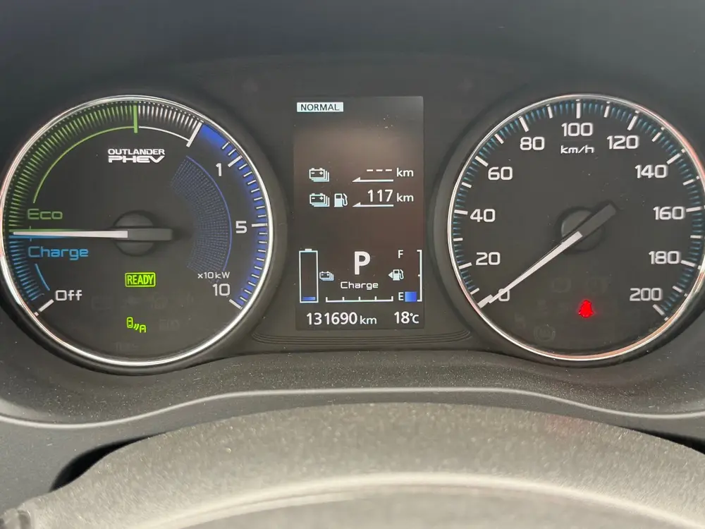 Mitsubishi Outlander 2.4 PHEV Intense Plus - Black Pearl - S uit 2019, foto 11