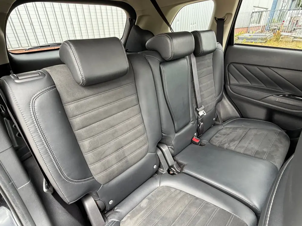 Mitsubishi Outlander 2.4 PHEV Intense Plus - Black Pearl - S uit 2019, foto 14
