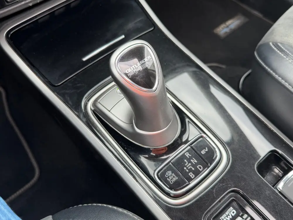 Mitsubishi Outlander 2.4 PHEV Intense Plus - Black Pearl - S uit 2019, foto 19