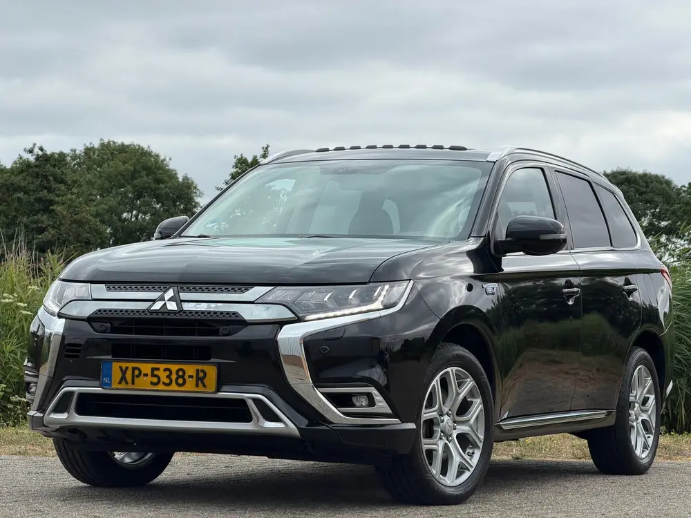 Mitsubishi Outlander 2.4 PHEV Intense Plus - Black Pearl - S uit 2019, foto 2