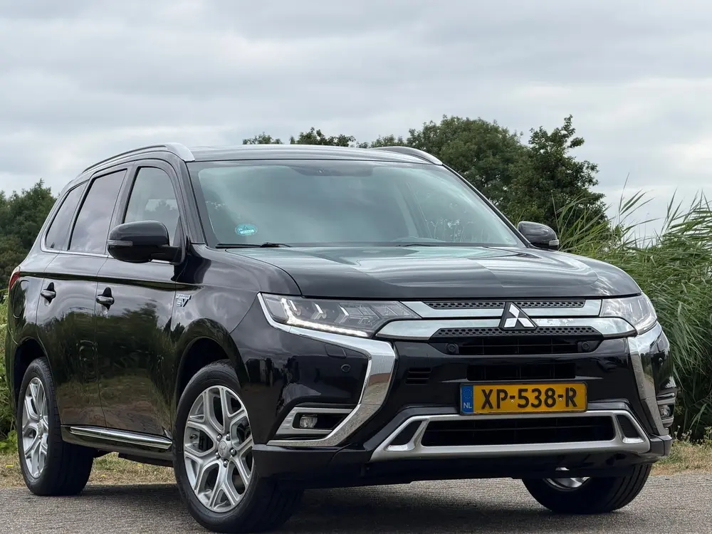 Mitsubishi Outlander 2.4 PHEV Intense Plus - Black Pearl - S uit 2019, foto 4