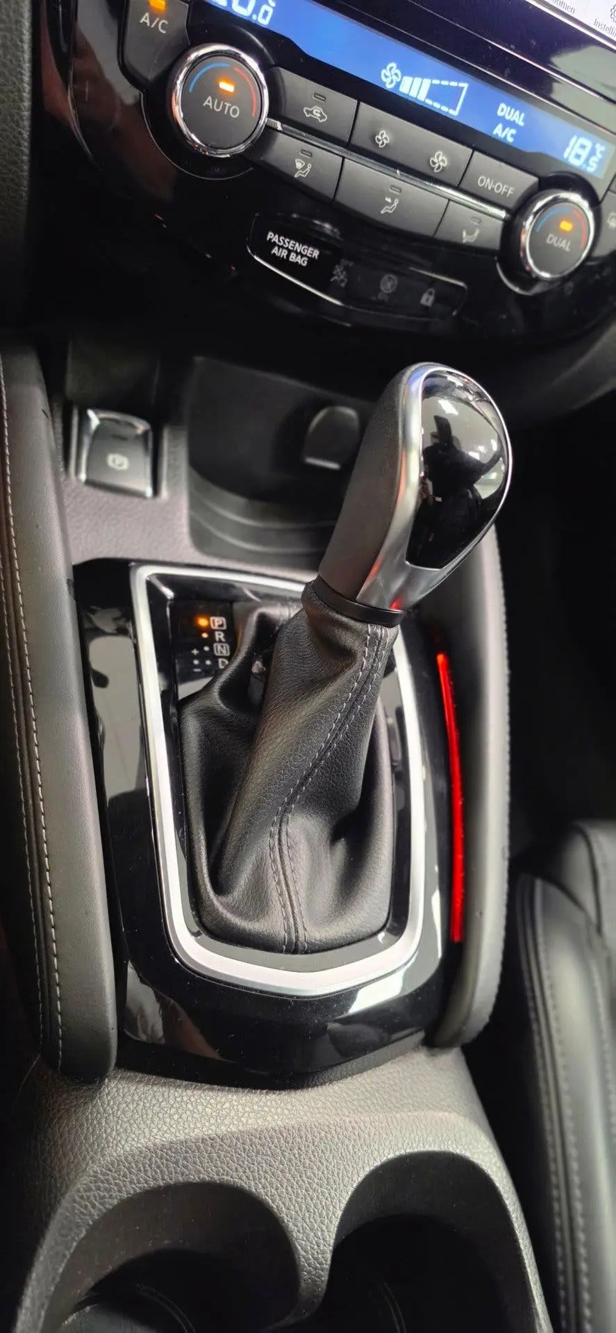 Nissan Qashqai 1.3 DIG-T Tekna + 360 Camera Navi 19"LM velge uit 2019, foto 10