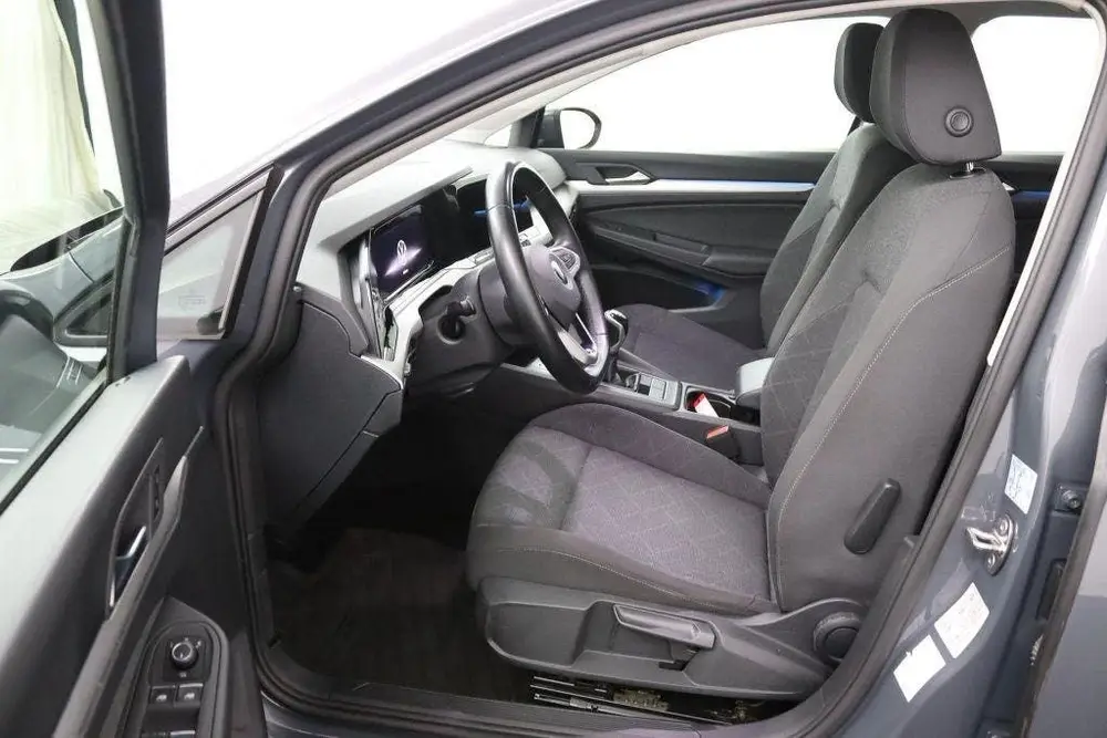 Volkswagen Golf 1.0 TSI Life Trekhaak uit 2023, foto 2