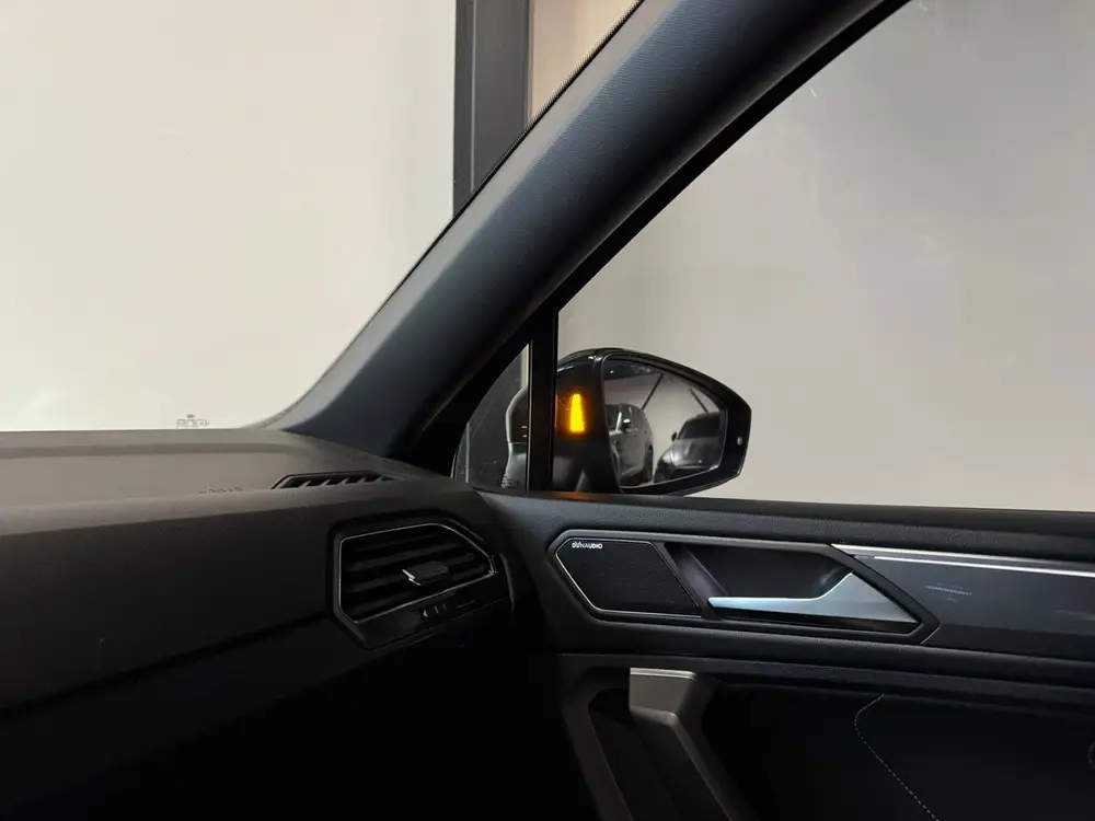 Volkswagen Tiguan 2.0 TSI 4Motion R-Line 7p PANO KEYLESS CAM uit 2021, foto 18