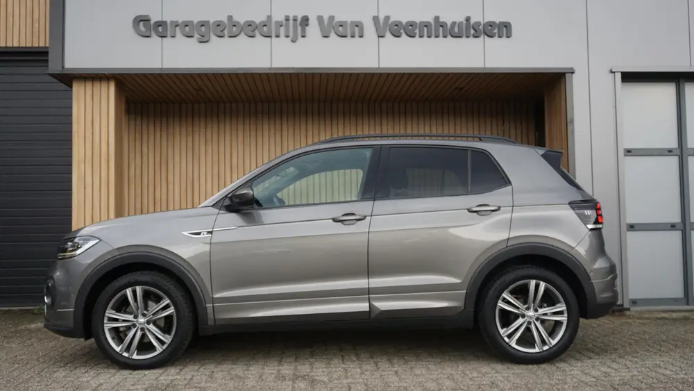Volkswagen T-Cross 1.0 TSI 115pk 2x R-line Virtual Cockpit L uit 2019, foto 2