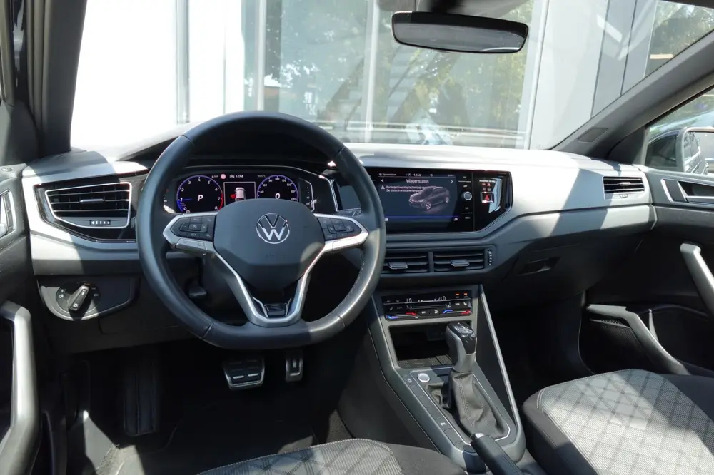 Volkswagen Taigo 1.5 TSI R-Line PANO CAM CARPLAY' uit 2022, foto 3