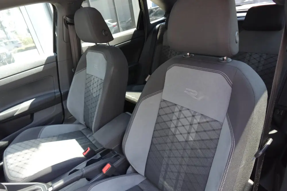 Volkswagen Taigo 1.5 TSI R-Line PANO CAM CARPLAY' uit 2022, foto 4