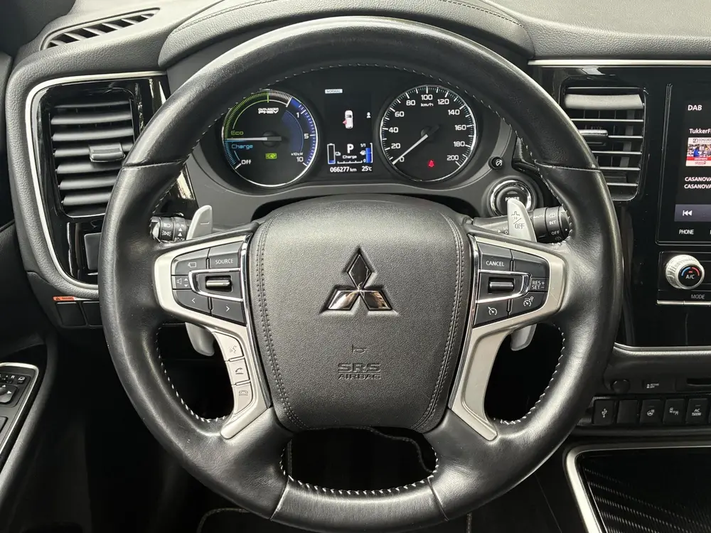 Mitsubishi Outlander 2.4 PHEV Instyle uit 2021, foto 10
