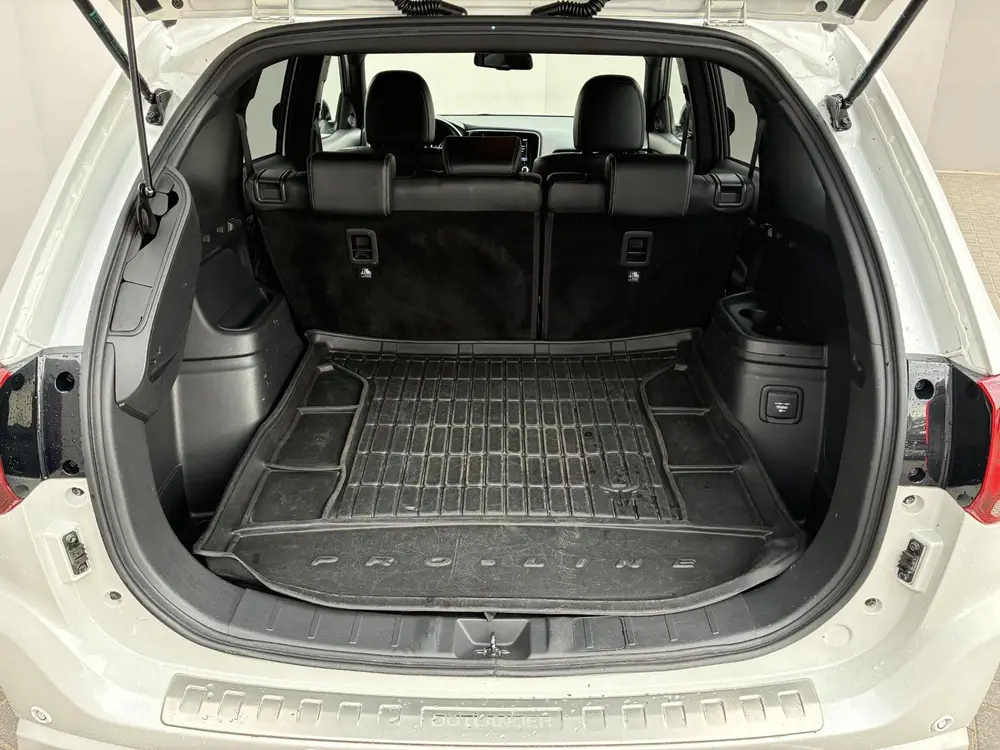 Mitsubishi Outlander 2.4 PHEV Instyle uit 2021, foto 20