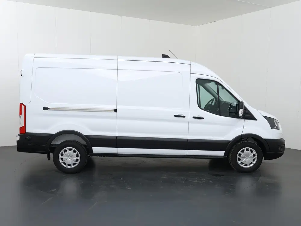 Ford Transit 350 uit 2024, foto 6