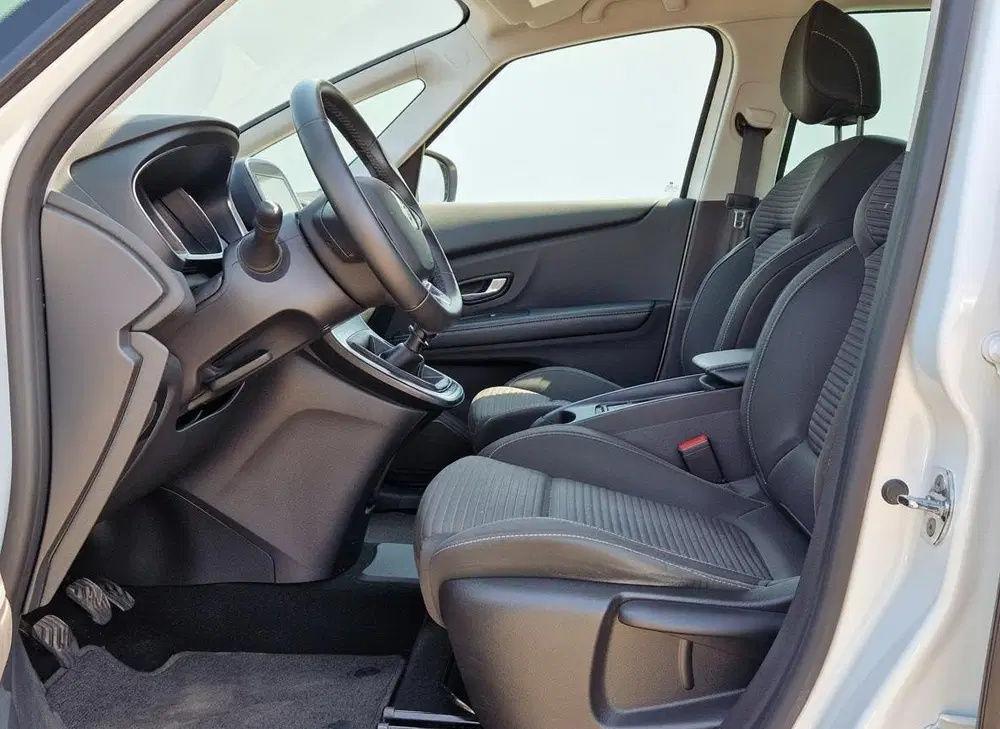 Renault Grand Scenic Grand Scénic 1.3 TCe Business Zen CRUISE T uit 2021, foto 4