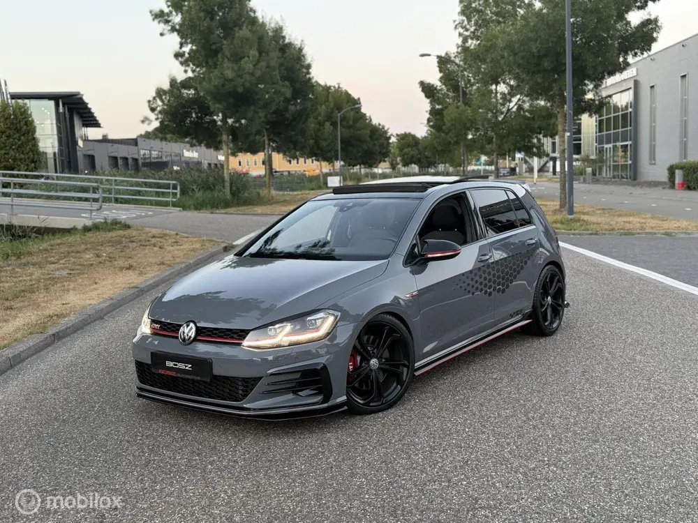 Volkswagen Golf 7.5 2.0 TSI GTI TCR DSG PANO NARDO DCC BULLX uit 2019, foto 17