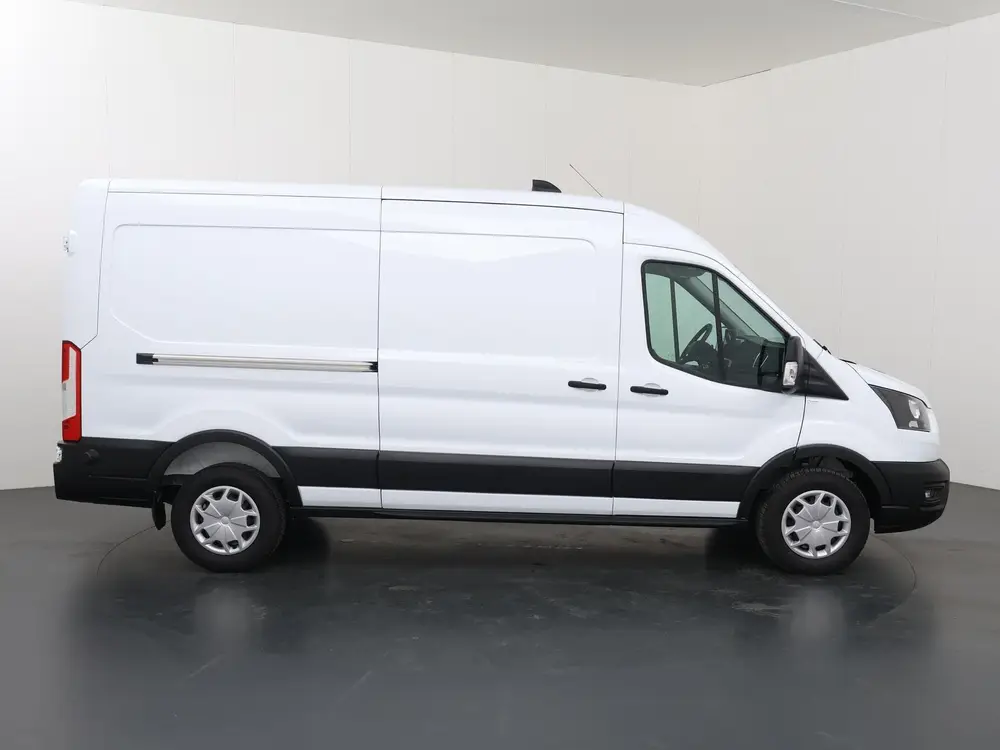 Ford Transit 350 uit 2024, foto 6