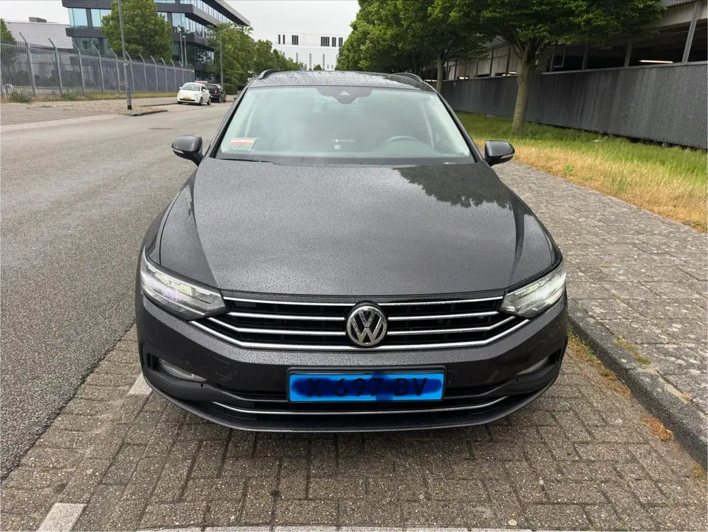 Volkswagen Passat VARIANT 2.0TDI 150 PK DSG-7 AUT 2020 Grijs uit 2020, foto 2