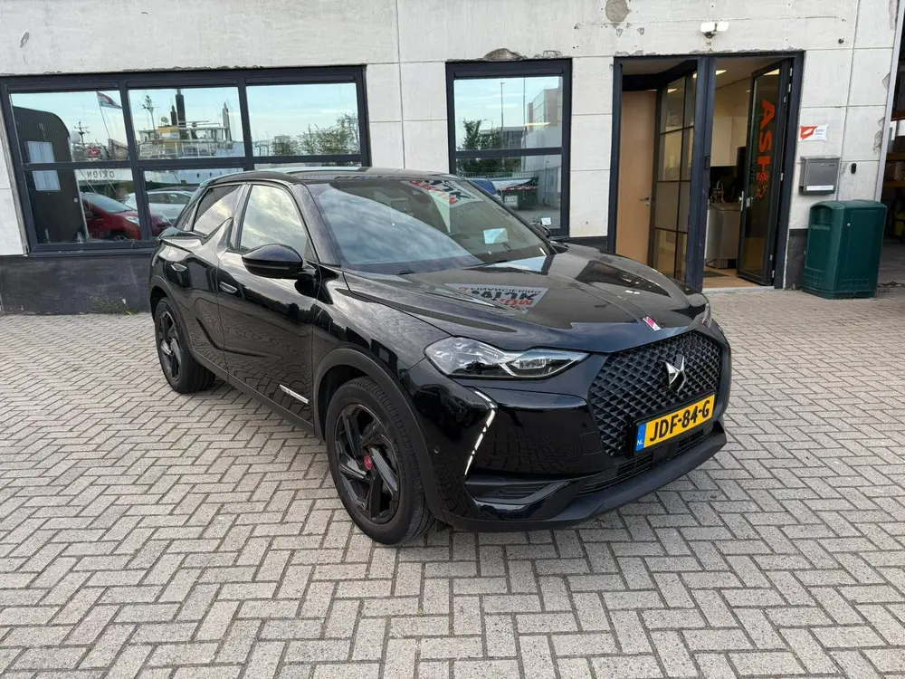 DS Automobiles 3 Crossback DS 3 Performance Line 1.2 Puretech 131pk Aut 2021 Zwart uit 2021, foto 2
