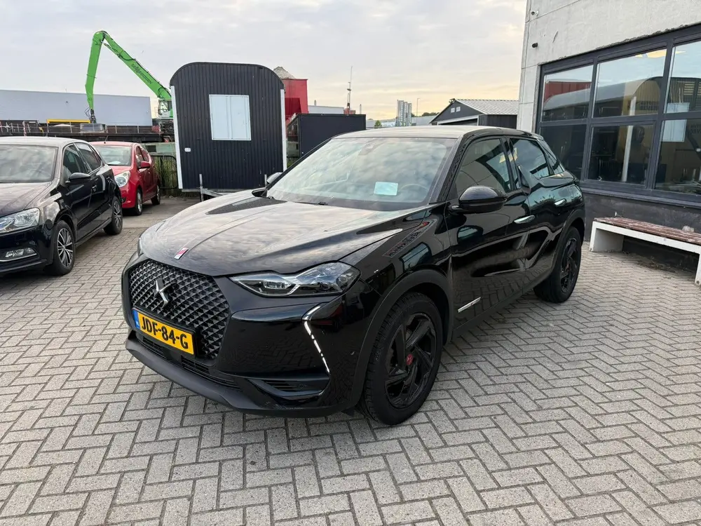 DS Automobiles 3 Crossback DS 3 Performance Line 1.2 Puretech 131pk Aut 2021 Zwart uit 2021, foto 4