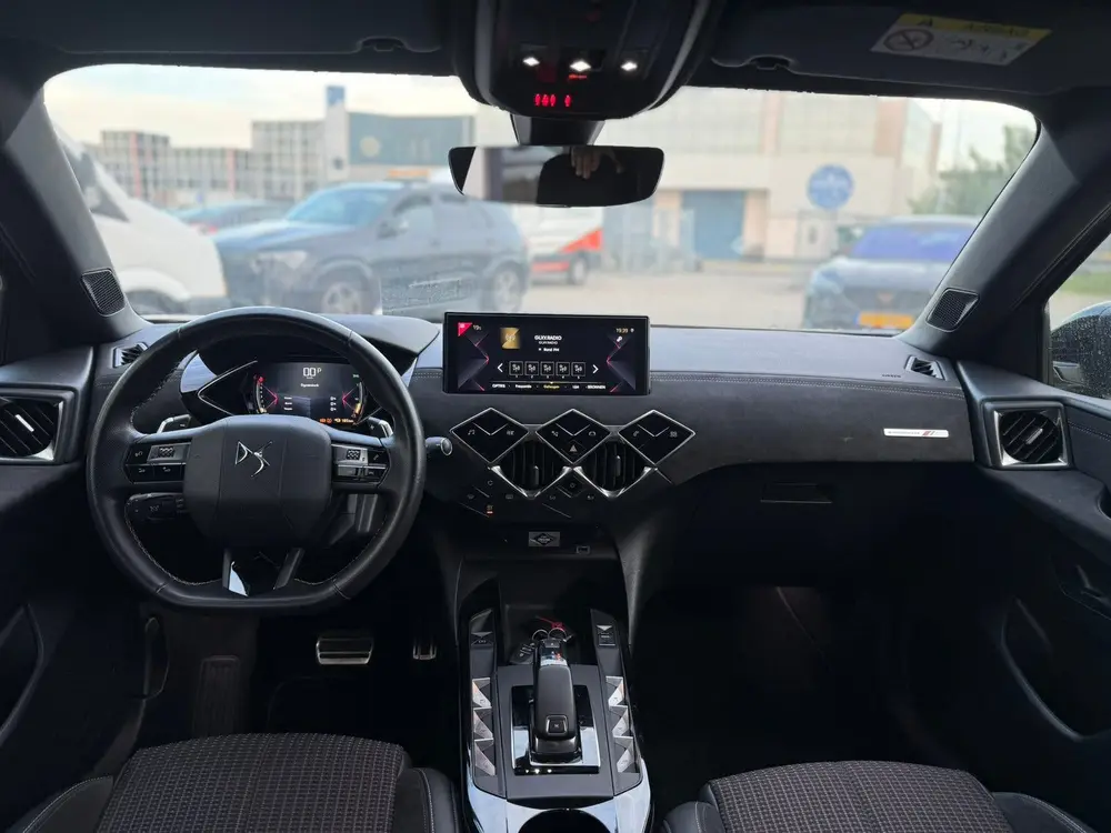 DS Automobiles 3 Crossback DS 3 Performance Line 1.2 Puretech 131pk Aut 2021 Zwart uit 2021, foto 8