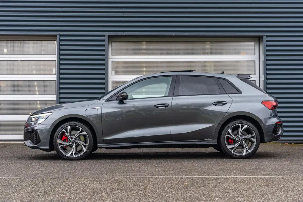 Audi A3 45 TFSIe 245pk PHEV S Edition Competition uit 2023, foto 15