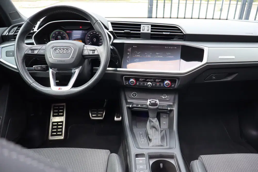 Audi Q3 45 TFSI e Edition 3x S-Line uit 2023, foto 14
