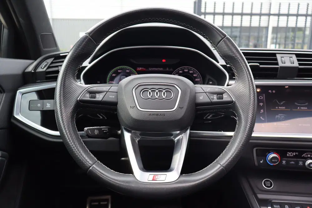 Audi Q3 45 TFSI e Edition 3x S-Line uit 2023, foto 15