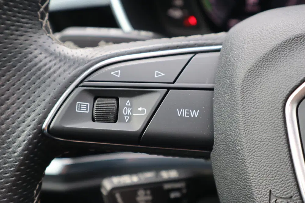 Audi Q3 45 TFSI e Edition 3x S-Line uit 2023, foto 18