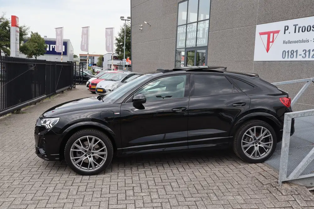 Audi Q3 45 TFSI e Edition 3x S-Line uit 2023, foto 3
