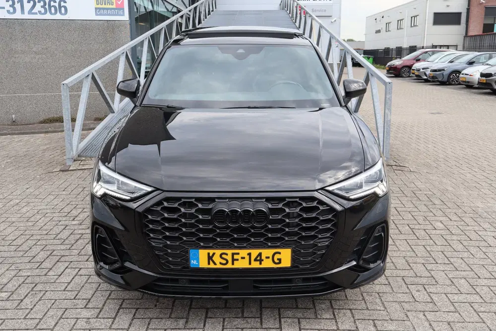 Audi Q3 45 TFSI e Edition 3x S-Line uit 2023, foto 5