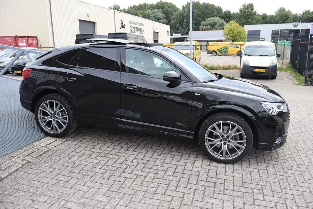 Audi Q3 45 TFSI e Edition 3x S-Line uit 2023, foto 7