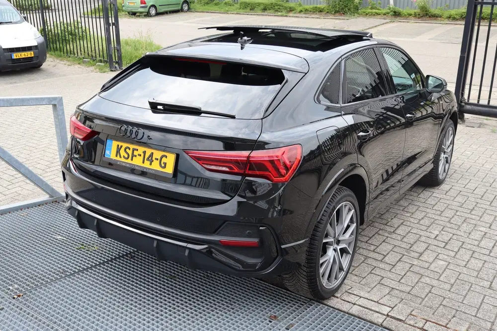 Audi Q3 45 TFSI e Edition 3x S-Line uit 2023, foto 8
